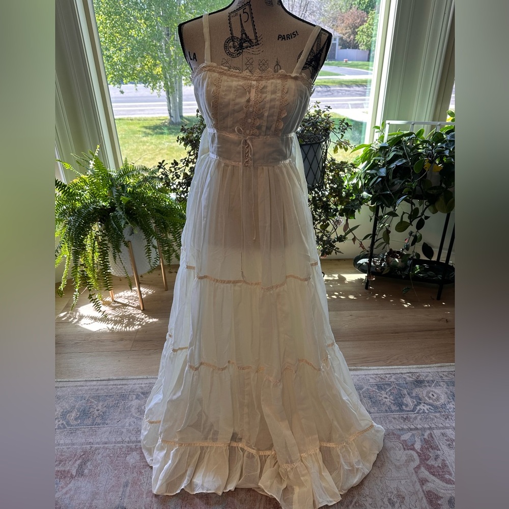 Gunne Sax Jessica McClintock Wedding dress romantic ethereal boho dress